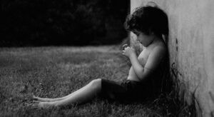 O que a sua infância guarda de feridas emocionais e crenças
